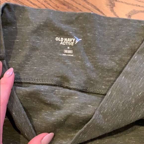 Old navy yoga pants - Picture 2 of 2